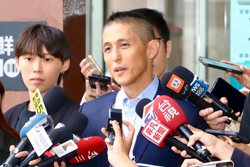 王世堅挺參選台北市長!吳怡農這樣說