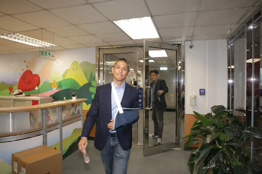 王世堅挺參選台北市長!吳怡農這樣說